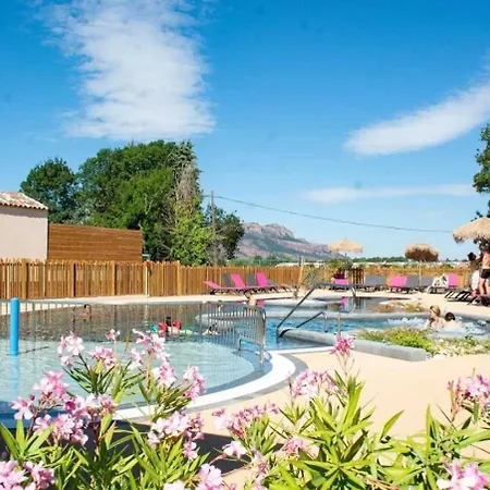 3 Etoiles - Piscine - Eeebci *